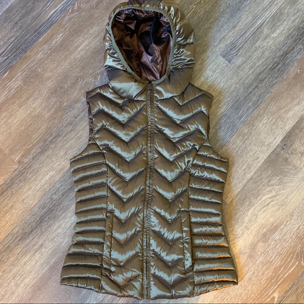 New Be by Blanc Nior hooded puffer vest